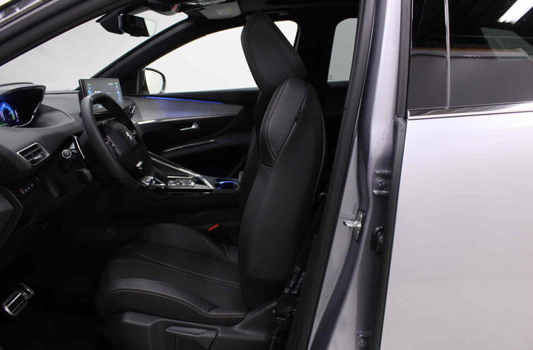 PEUGEOT 3008 SUV Hybride rechargeable Essence