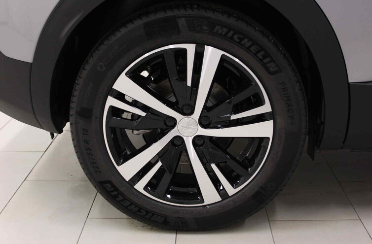 PEUGEOT 3008 SUV Hybride rechargeable Essence