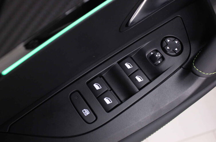 PEUGEOT 2008 SUV Essence