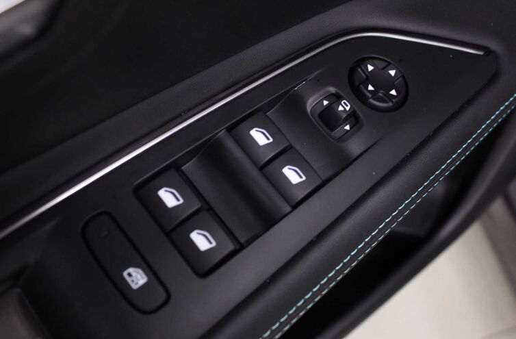 PEUGEOT 3008 SUV Diesel