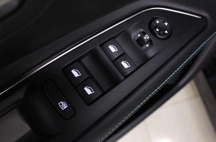 PEUGEOT 3008 SUV Diesel