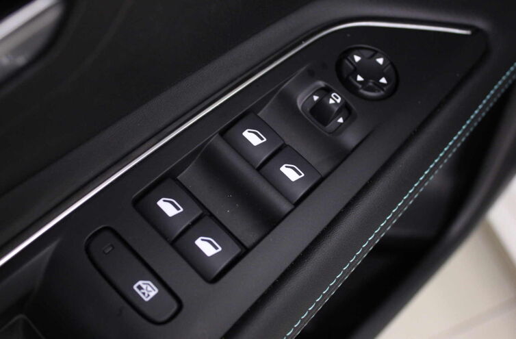PEUGEOT 3008 SUV Diesel