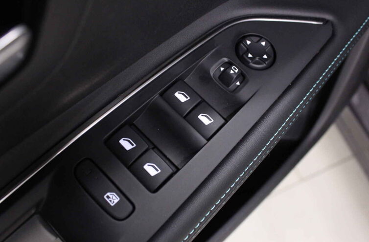 PEUGEOT 5008 SUV Diesel