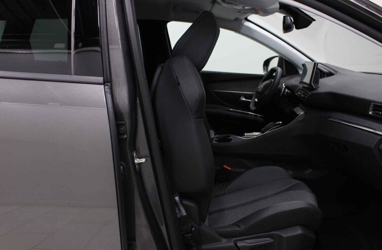 PEUGEOT 5008 SUV Diesel