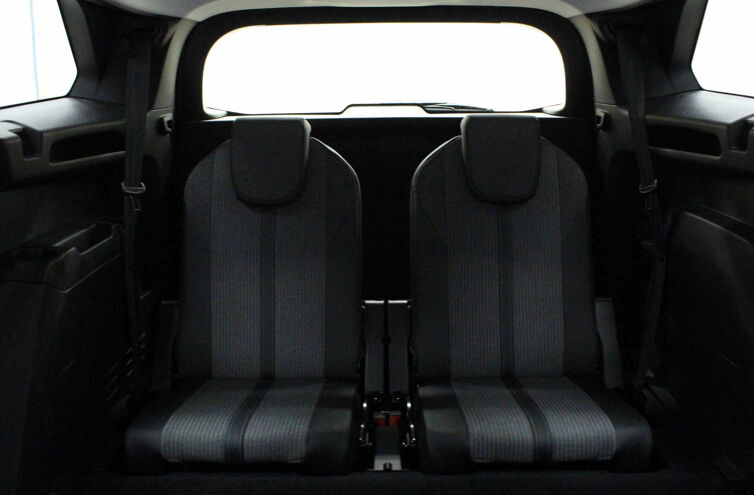PEUGEOT 5008 SUV Diesel