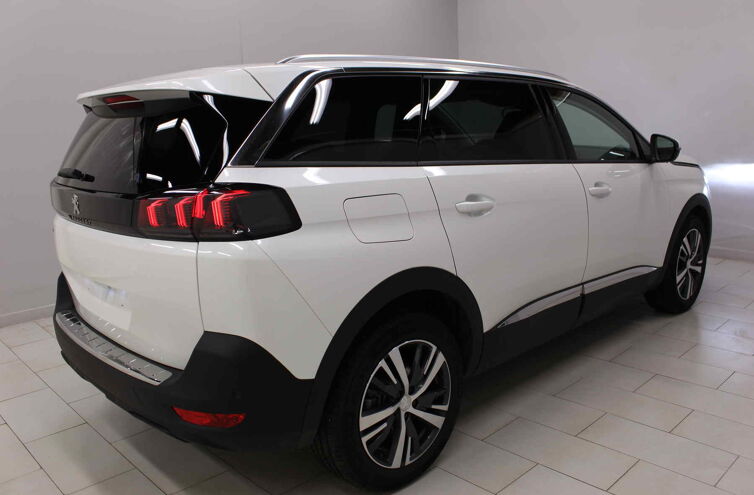 PEUGEOT 5008 SUV Diesel