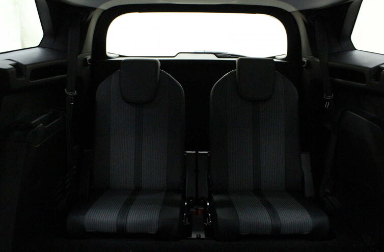 PEUGEOT 5008 SUV Diesel