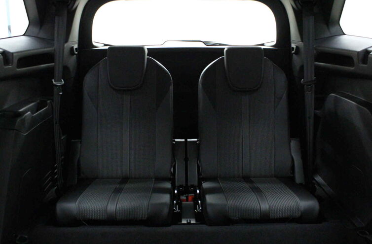 PEUGEOT 5008 SUV Diesel