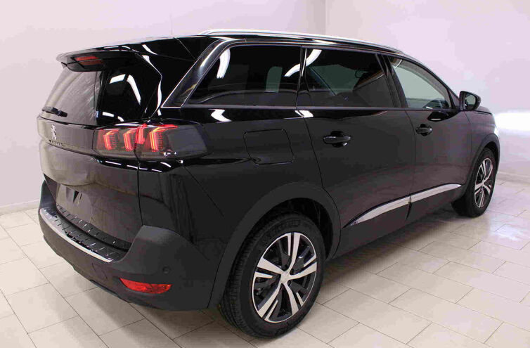 PEUGEOT 5008 SUV Diesel