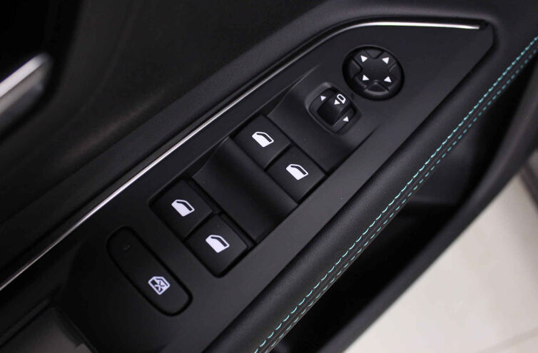 PEUGEOT 5008 SUV Diesel