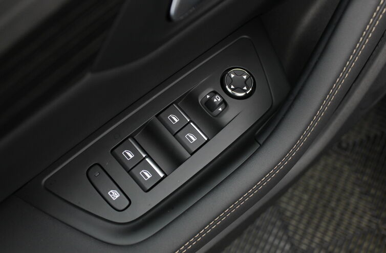 PEUGEOT 508 SW Break Hybride rechargeable Essence