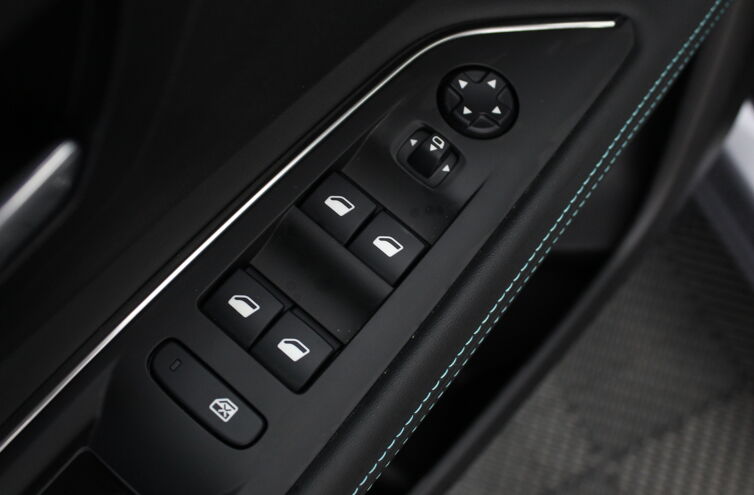PEUGEOT 3008 SUV Diesel