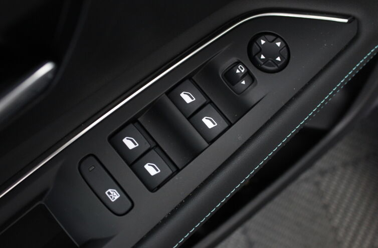 PEUGEOT 3008 SUV Diesel