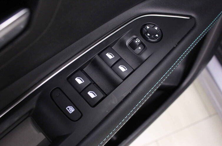 PEUGEOT 3008 SUV Diesel