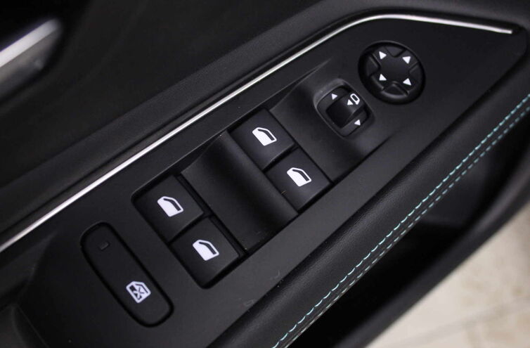 PEUGEOT 3008 SUV Diesel