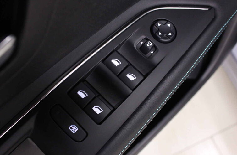 PEUGEOT 3008 SUV Diesel