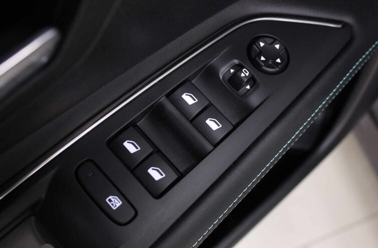 PEUGEOT 3008 SUV Diesel