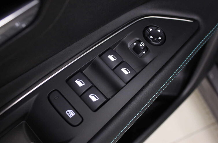 PEUGEOT 3008 SUV Diesel