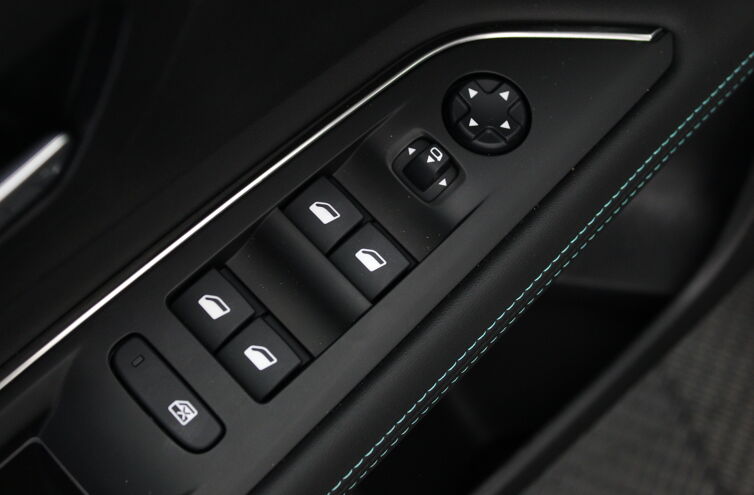 PEUGEOT 3008 SUV Diesel