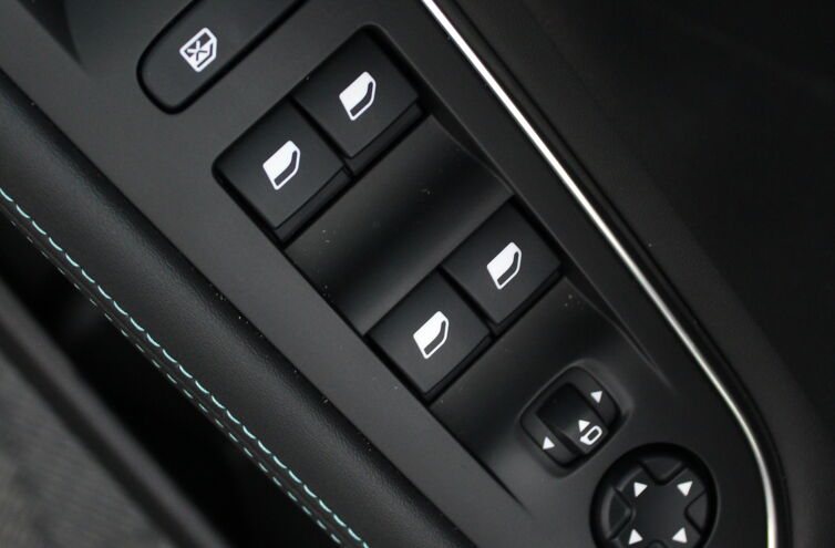 PEUGEOT 3008 SUV Diesel
