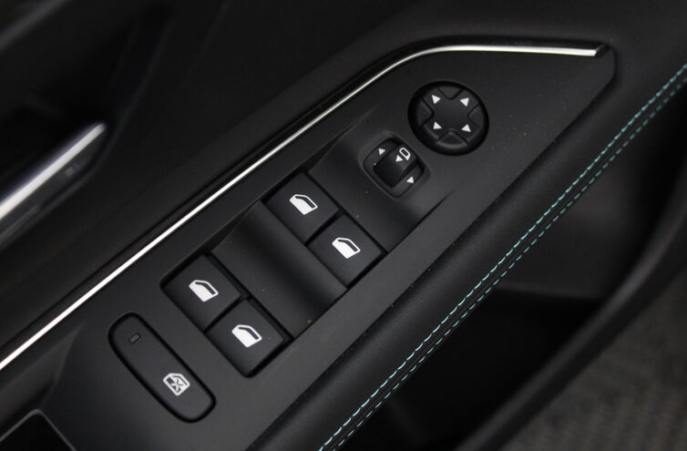 PEUGEOT 3008 SUV Diesel