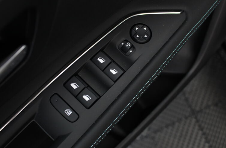 PEUGEOT 3008 SUV Diesel