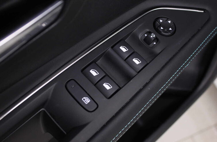 PEUGEOT 3008 SUV Diesel