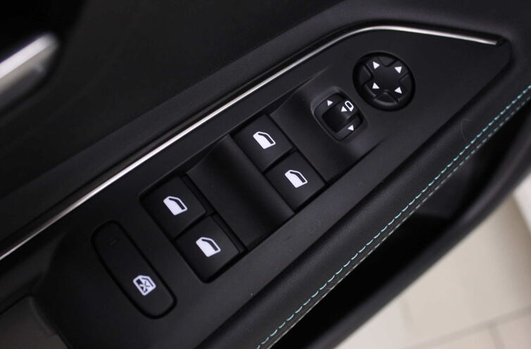 PEUGEOT 3008 SUV Diesel