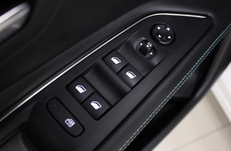 PEUGEOT 3008 SUV Diesel