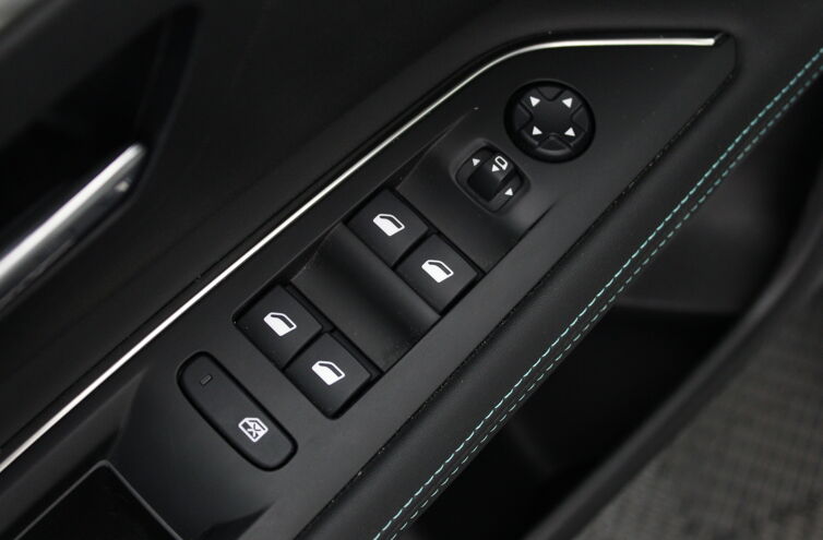 PEUGEOT 3008 SUV Diesel