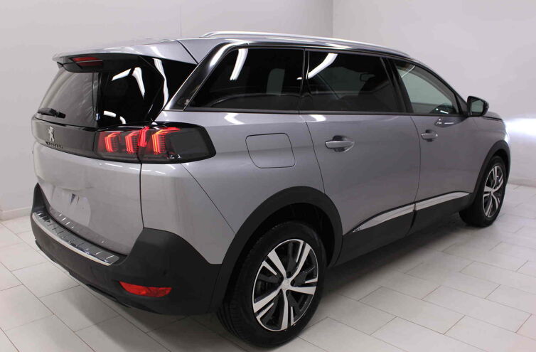 PEUGEOT 5008 SUV Diesel