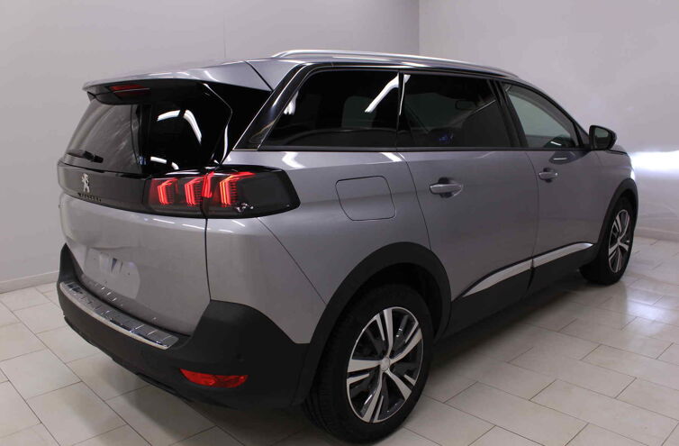 PEUGEOT 5008 SUV Diesel