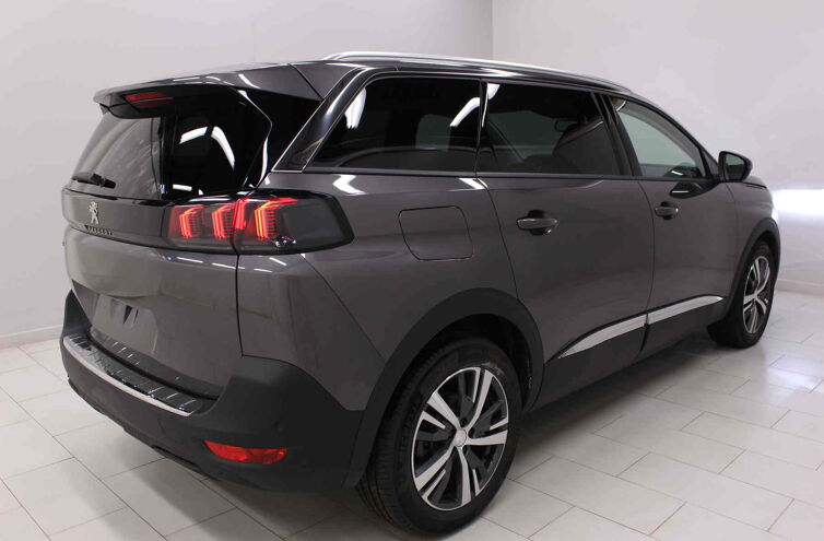PEUGEOT 5008 SUV Diesel