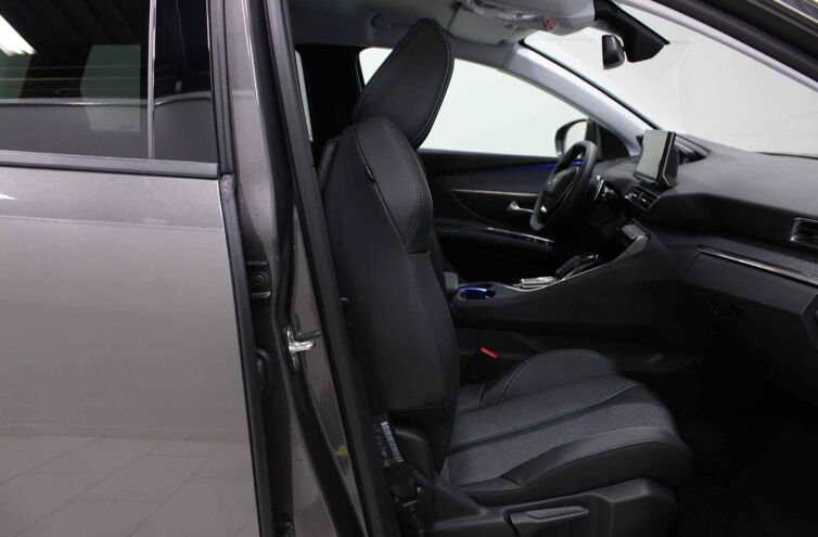 PEUGEOT 5008 SUV Diesel