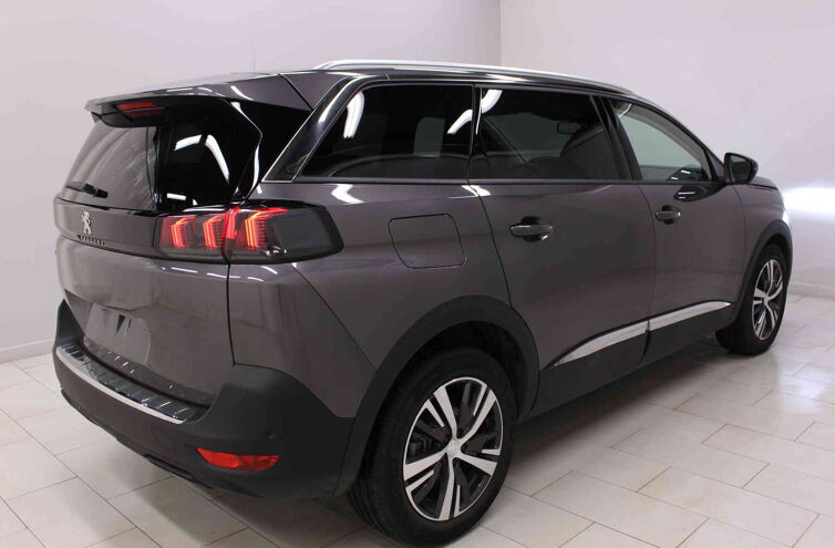 PEUGEOT 5008 SUV Diesel