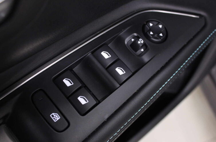 PEUGEOT 5008 SUV Diesel