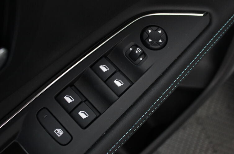 PEUGEOT 5008 SUV Diesel