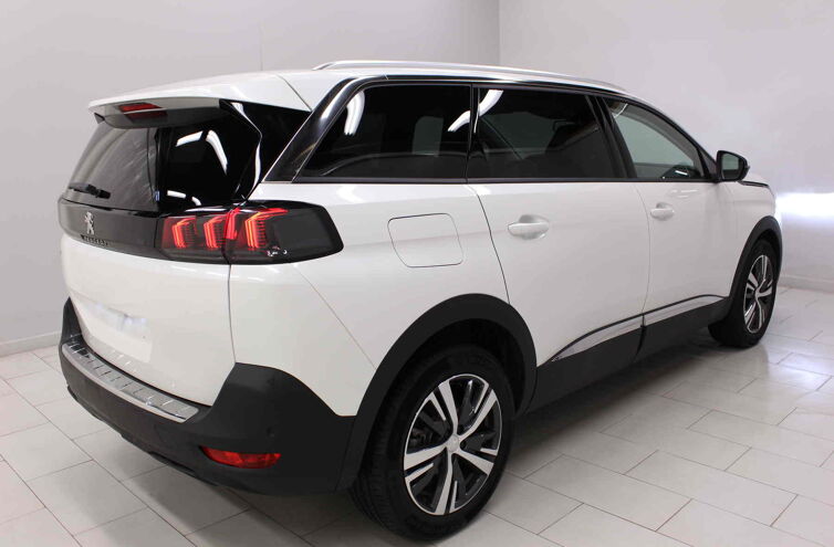 PEUGEOT 5008 SUV Diesel