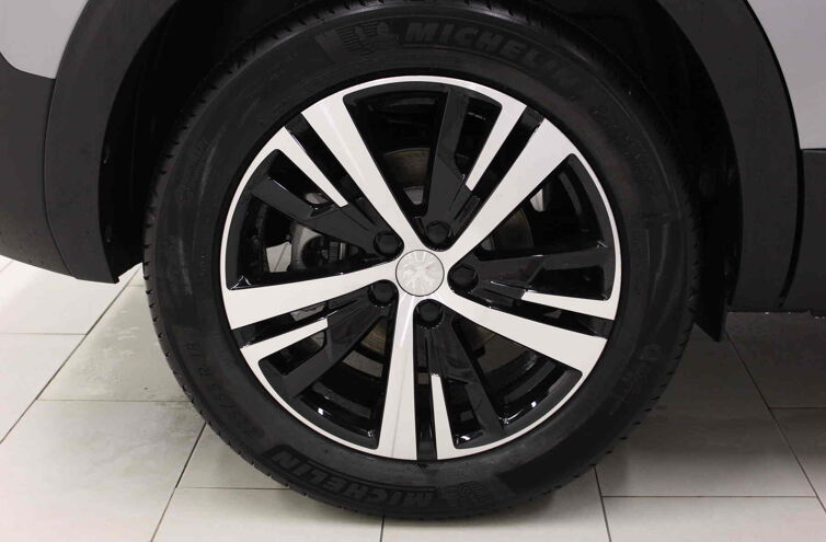 PEUGEOT 5008 SUV Diesel