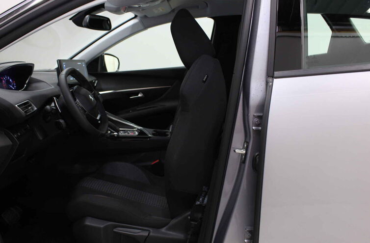 PEUGEOT 3008 SUV Essence
