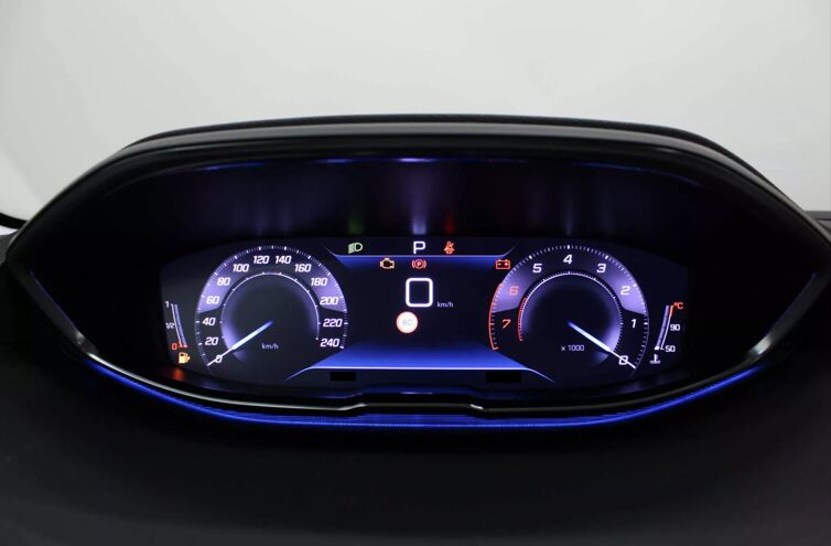 PEUGEOT 3008 SUV Essence