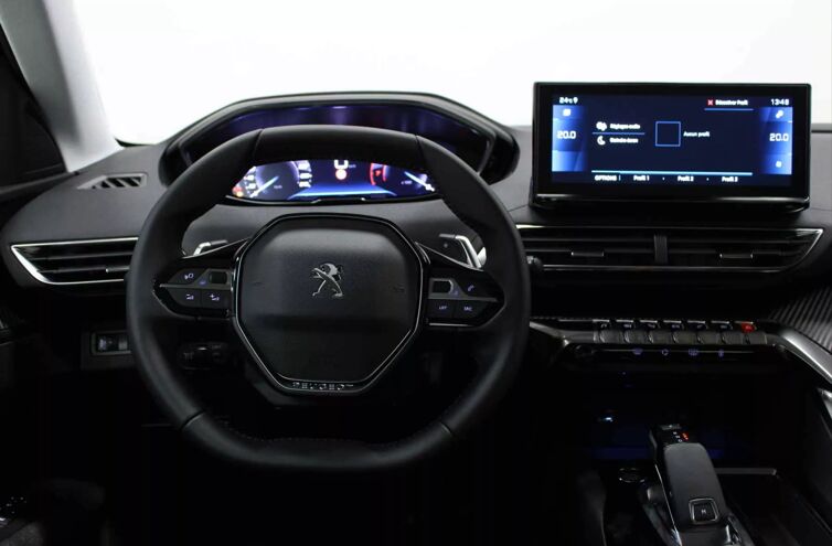 PEUGEOT 3008 SUV Essence