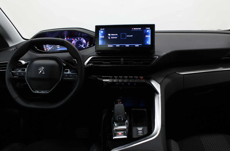 PEUGEOT 3008 SUV Essence