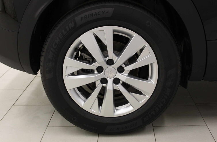 PEUGEOT 3008 SUV Essence