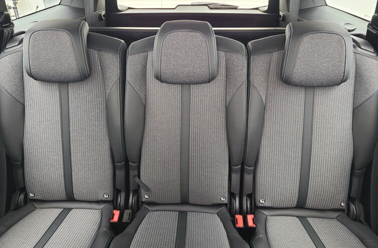 PEUGEOT 5008 SUV Diesel