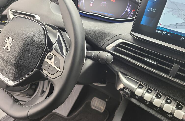 PEUGEOT 5008 SUV Diesel 