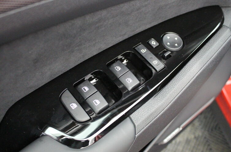 KIA Sportage Nouveau SUV Hybride rechargeable Essence