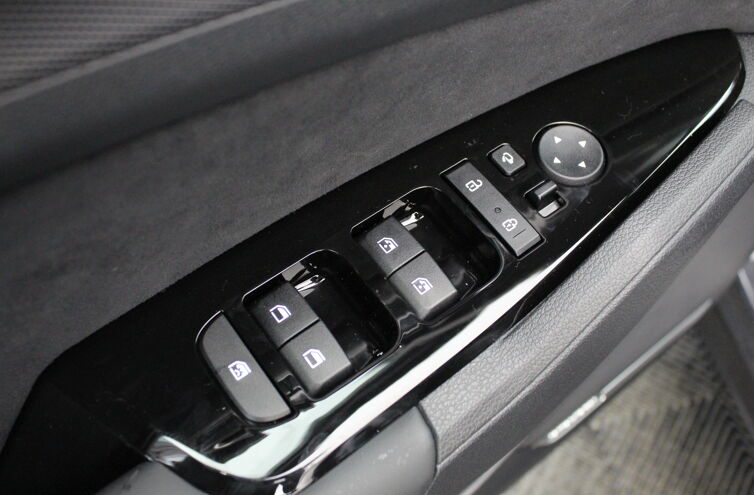 KIA Sportage Nouveau SUV Hybride rechargeable Essence