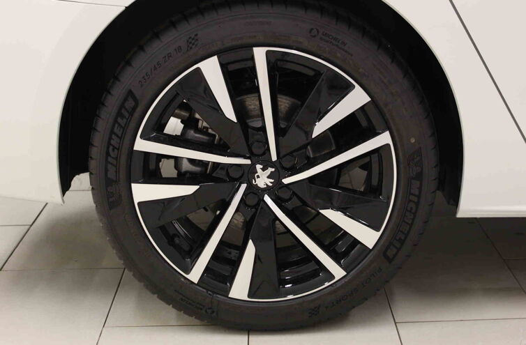 PEUGEOT 508 Berline Hybride rechargeable Essence