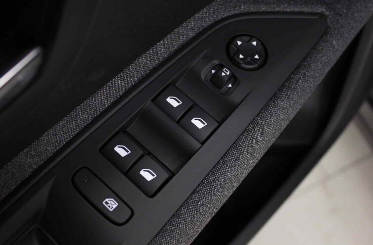 PEUGEOT 5008 SUV Diesel